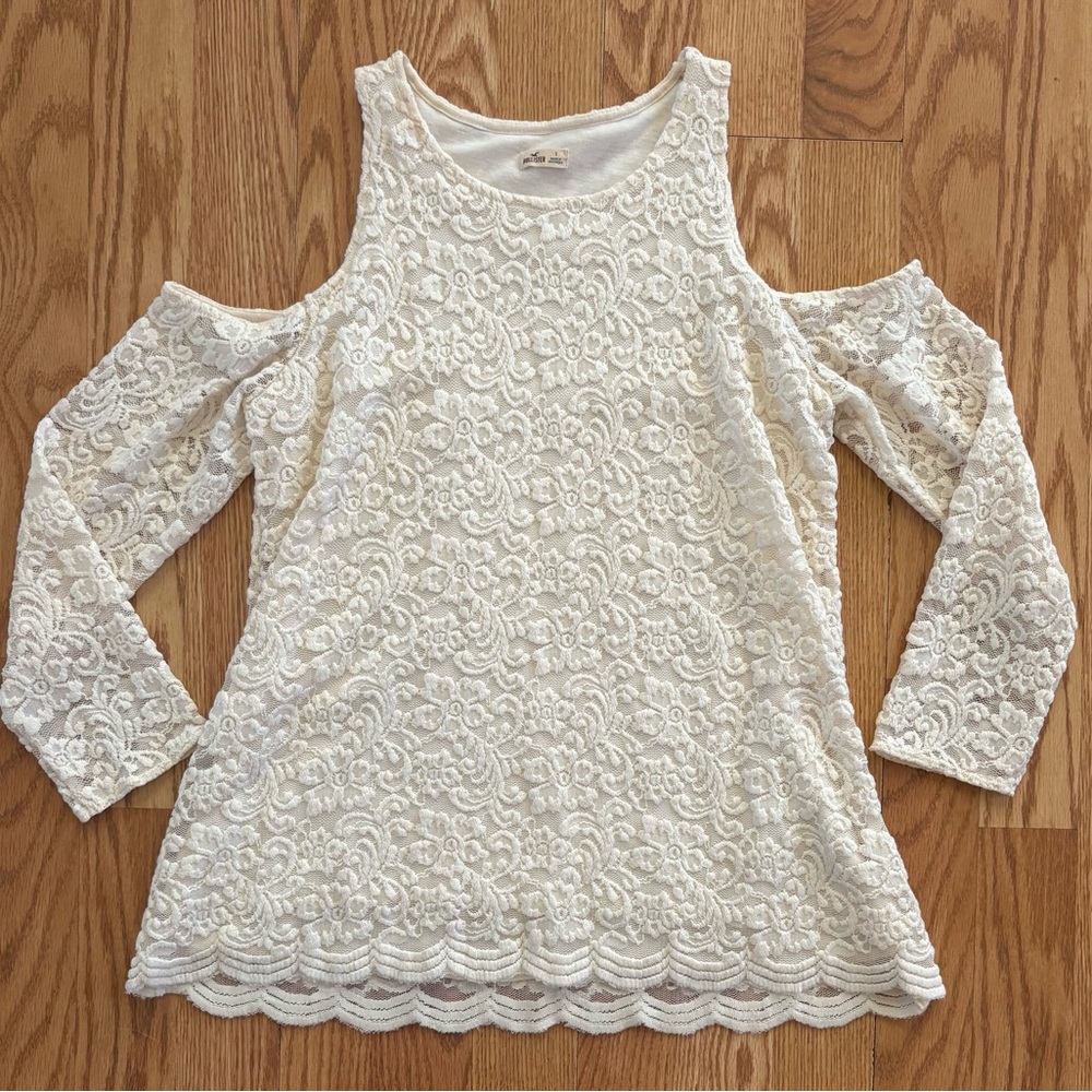 Hollister Elegant Lace Cold Shoulder Top - Cream